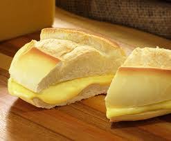 PAO COM QUEIJO MUSSARELA 